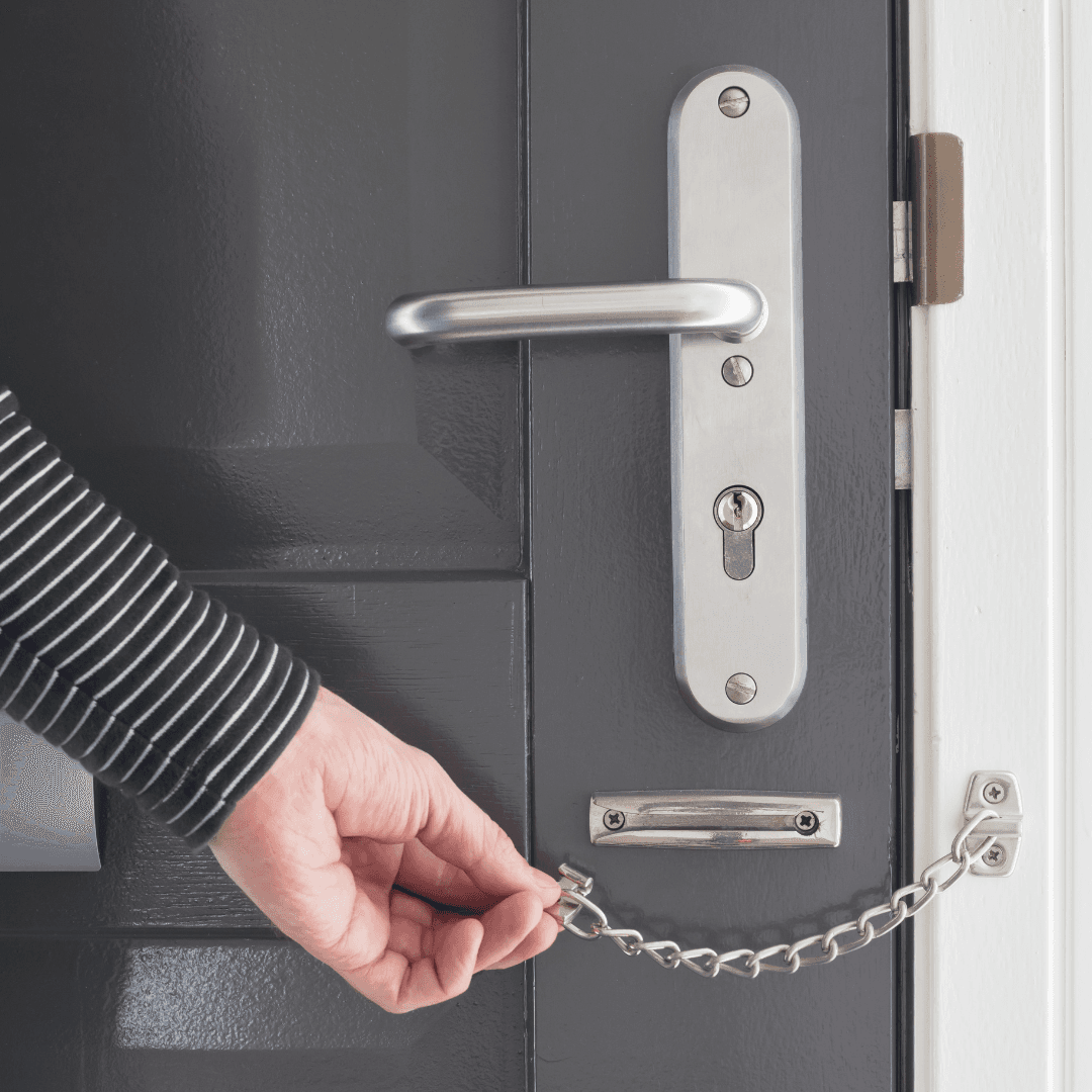 Instalación de Cadena de Seguridad para Puertas en Vitacura